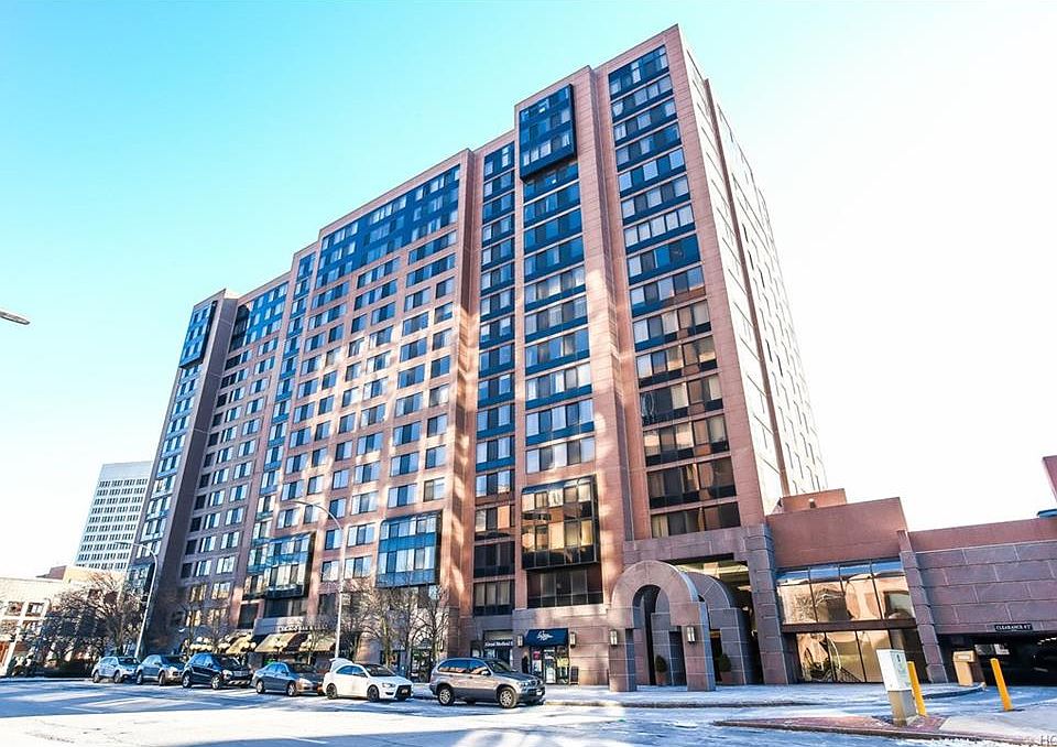 1st image of 4 Martine Ave APT 1517