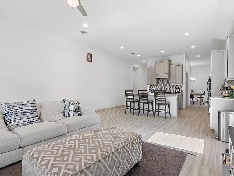 28335 Halle Ray Dr — Photo 11