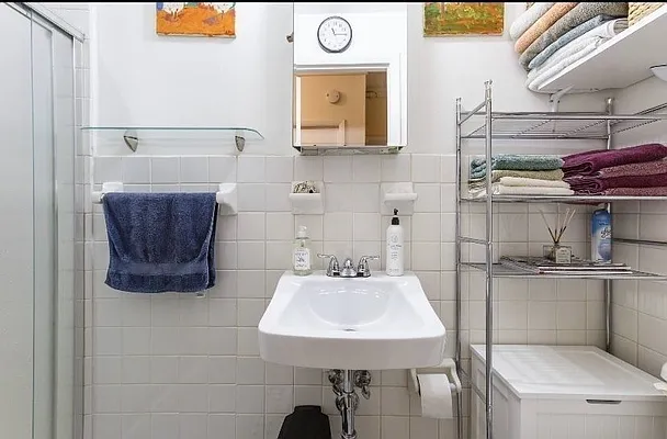 Rented by Green Line Realty | media 20