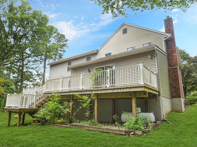 91 Premier Ct — Photo 45
