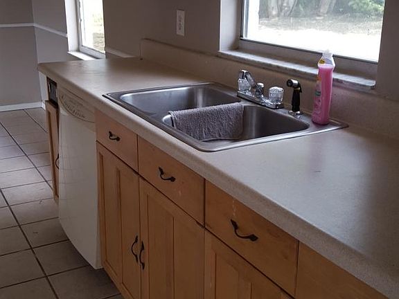 4th image of 111 Sharon Ave