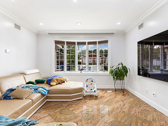 5th image of 23 Bolivar St #1