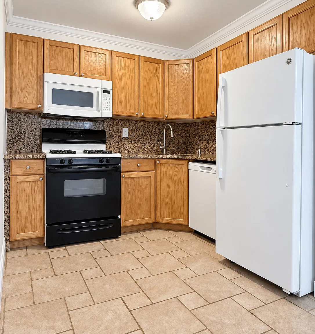 343 Ridgewood Ave — Photo 2