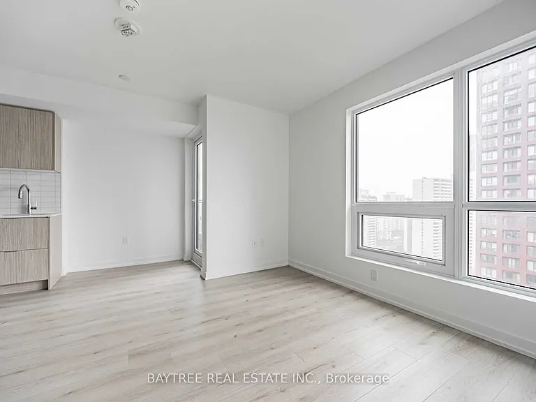 395 Bloor St E #1412 — Photo 5