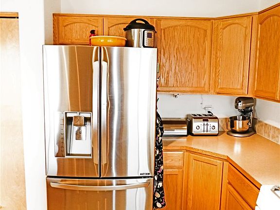 5th image of 1609 E Grassland Ct