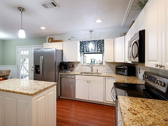 4th image of 1199 Sherwood Dr