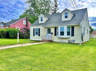 255 Howard Ave, Copiague, NY 11726