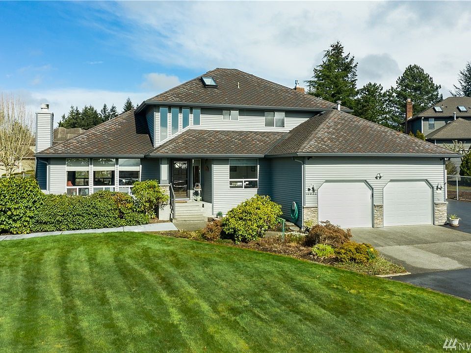 Beautiful home on 0.677 acre on a cul de sac in a great neighborhood