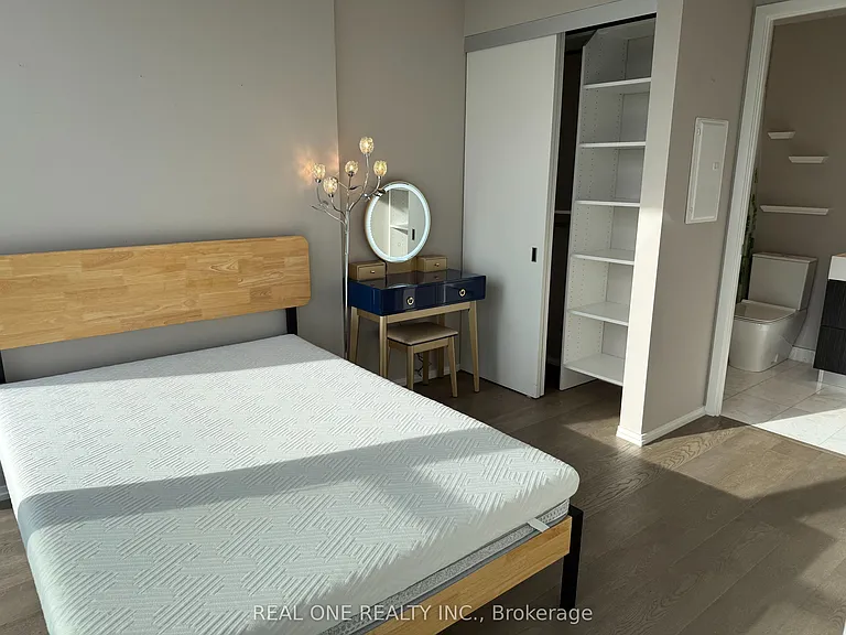 5 Soudan Ave #1619 — Photo 7