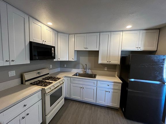 2nd image of 5285 Santa Margarita St