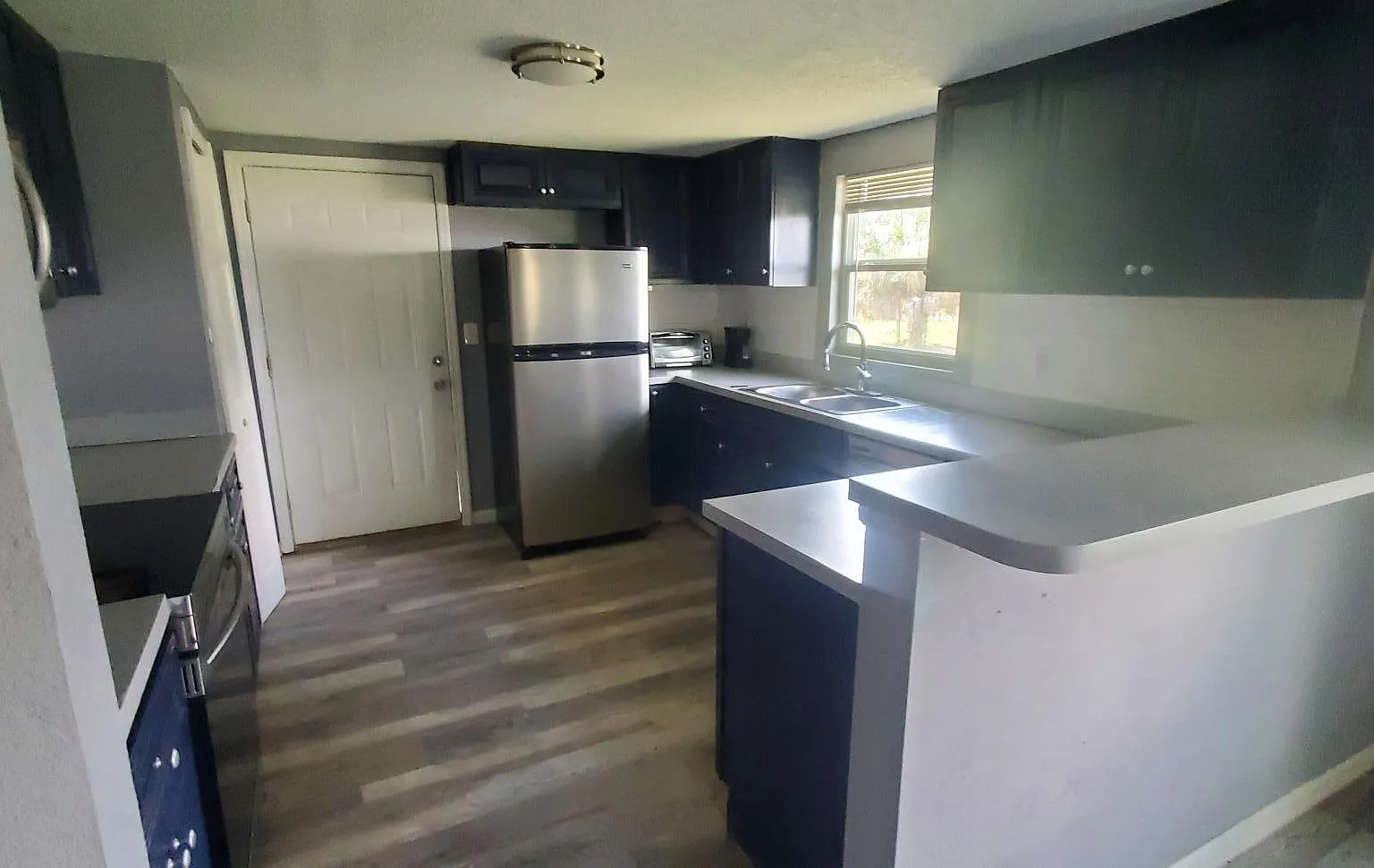2 bed, 912 sqft, $2,000 — Photo 2