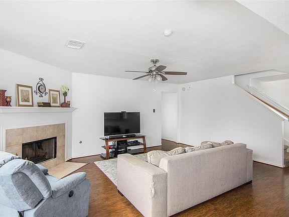 3rd image of 6831 Atasca Creek Dr
