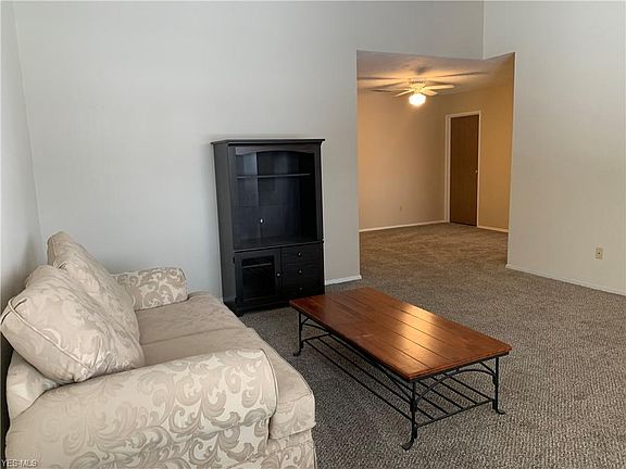5th image of 27069 Oakwood Cir APT 118W