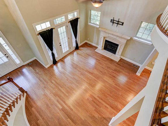3rd image of 665 Britts Dr
