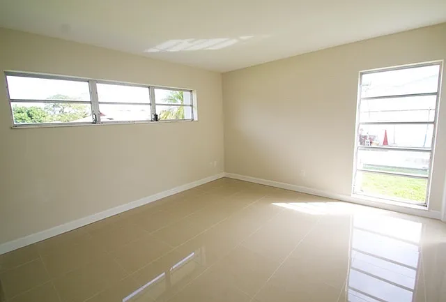 336 SE Tranquilla Ave — Photo 13
