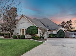 917 Amanda Dr, Mansfield, TX 76063