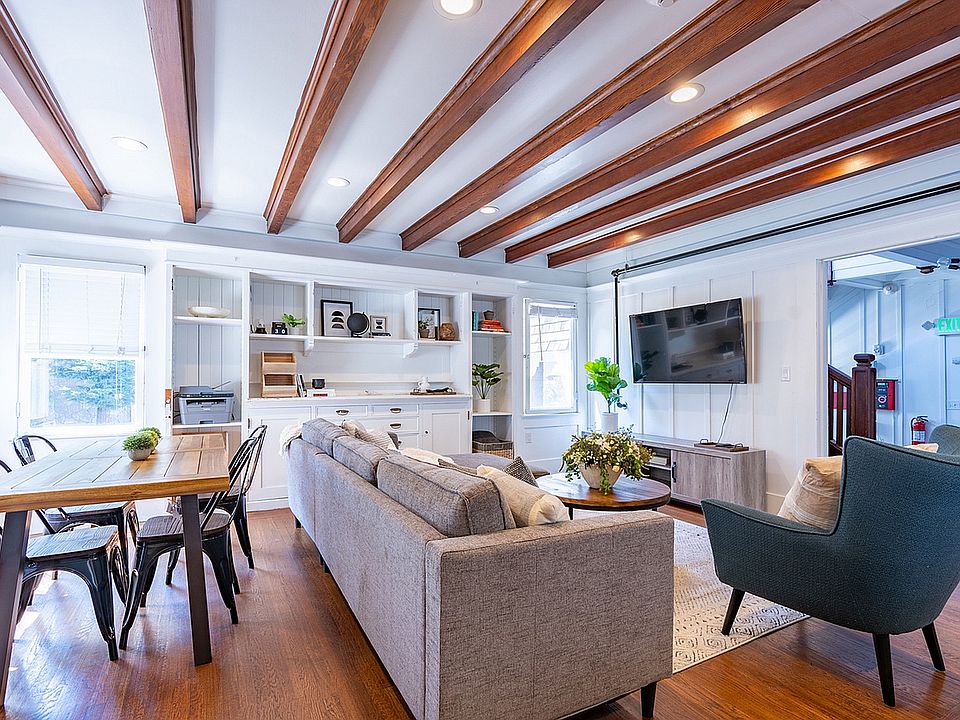 Bright and spacious living room