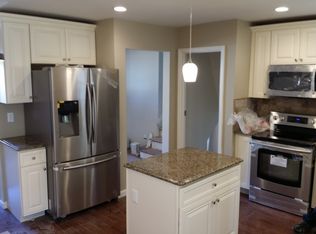 11 Bradford Ln, Bethpage, NY 11714