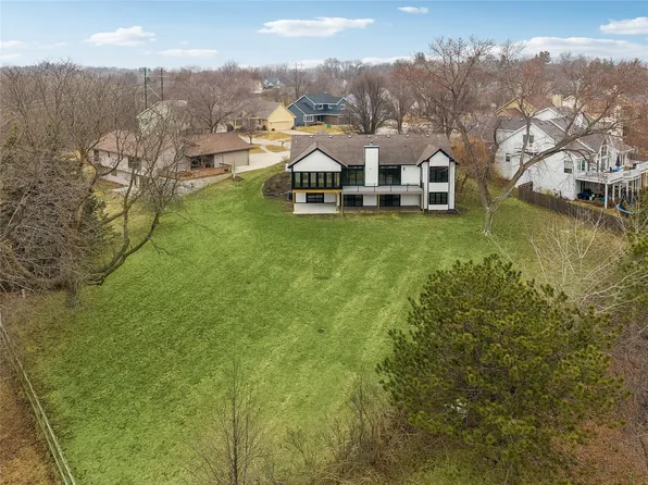 924 S 26th St, West Des Moines, IA 50265