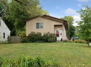 698 Gentry Ave N, Oakdale, MN 55128