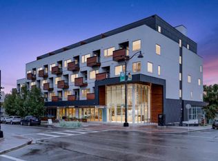 3450 19th St SW #207, Calgary, AB T2T 6V7