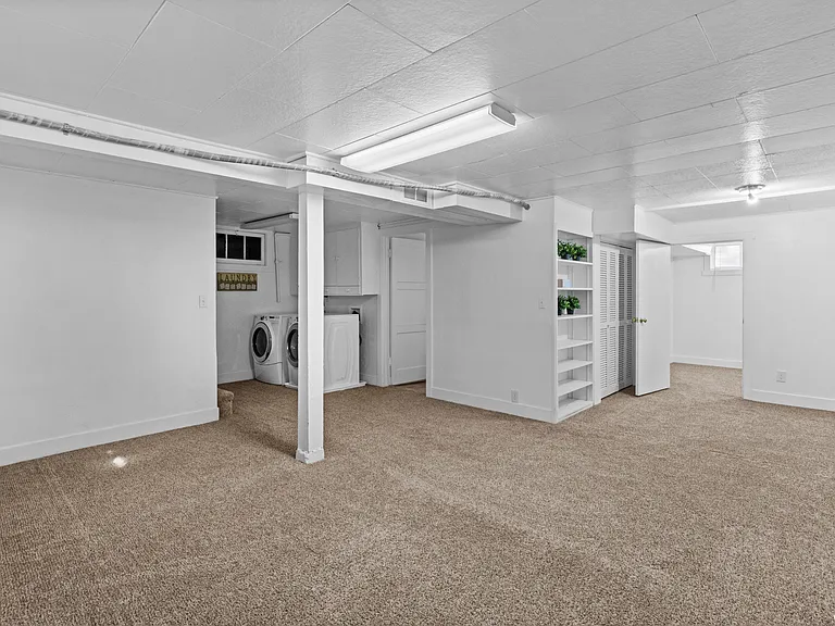 3885 S Nordin Ave — Photo 13