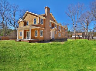 325 Montauk Hwy, East Quogue, NY 11942