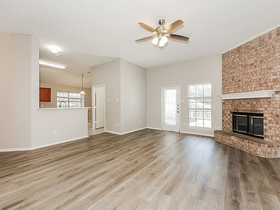 3rd image of 713 Crenshaw Dr