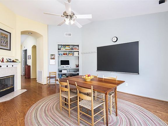 5th image of 681 Santa Clara Ct