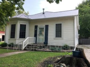 506 N Center St, Tuscola, IL 61953
