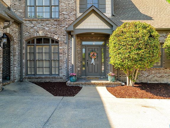 3rd image of 2085 Knollwood Pl