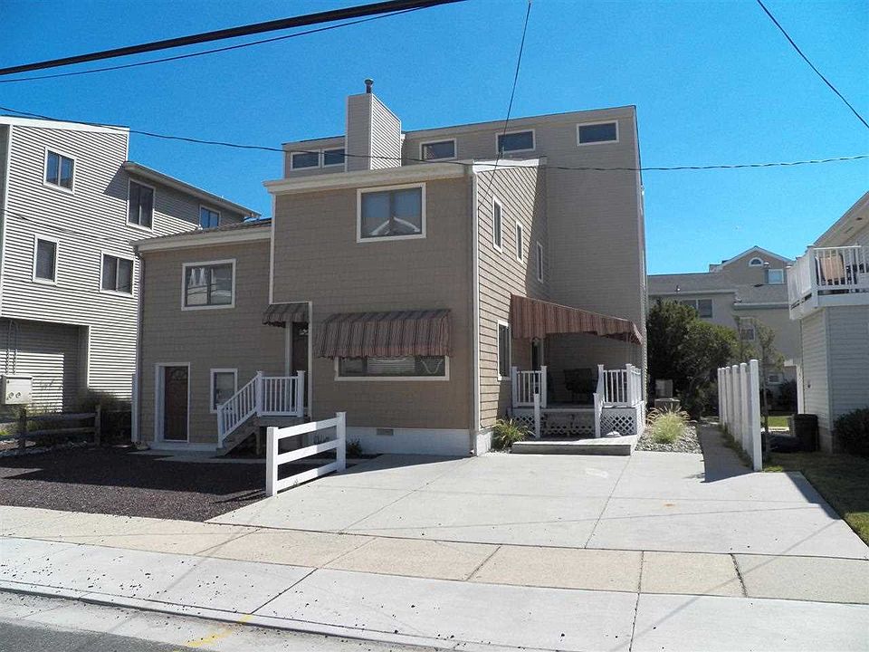 1st image of 5909 Landis Ave E #B