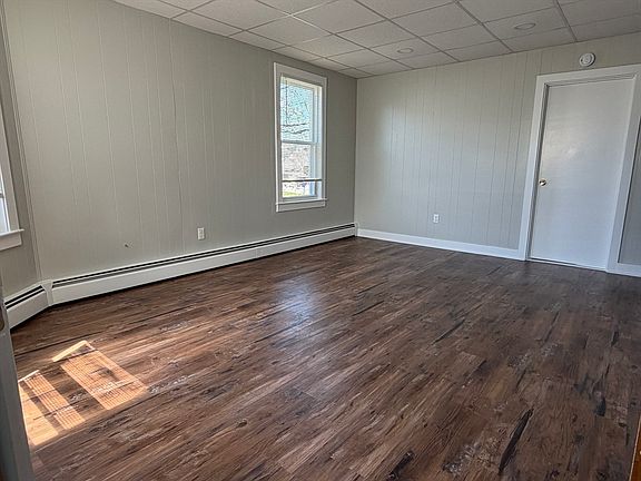 4th image of 114 Warren St #2W