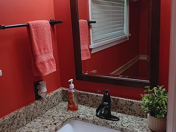 Laundry Room 1/2 Bath