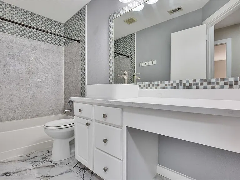 1201 Del Roy Dr — Photo 17