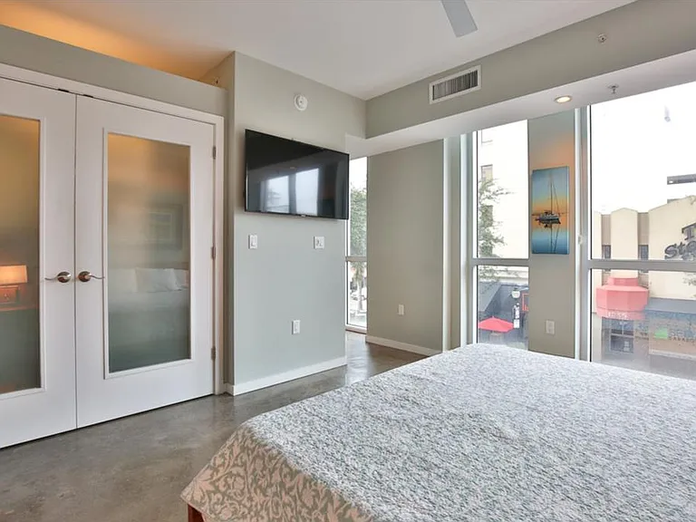 1350 Main St #204 — Photo 14