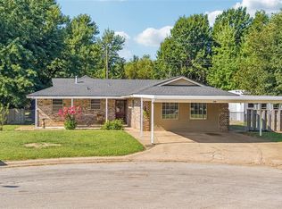 719 NW Belle St, Minco, OK 73059