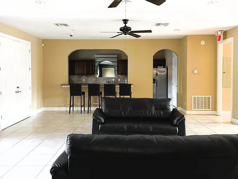 4910 Fiorazante Ave #1 — Photo 11