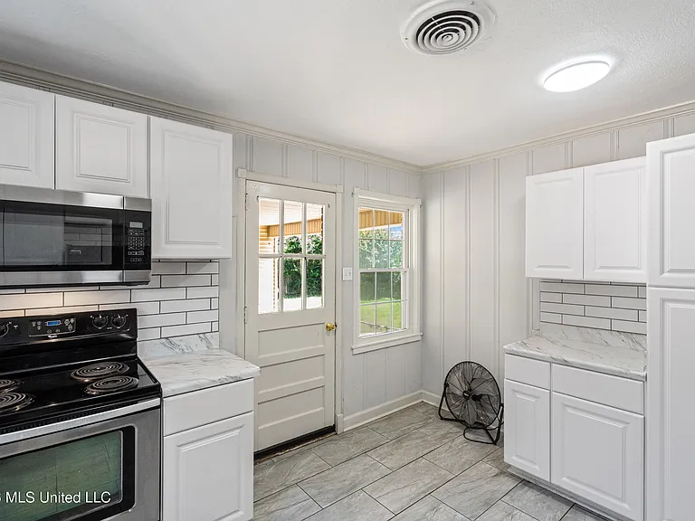 8846 Millbranch Rd — Photo 9