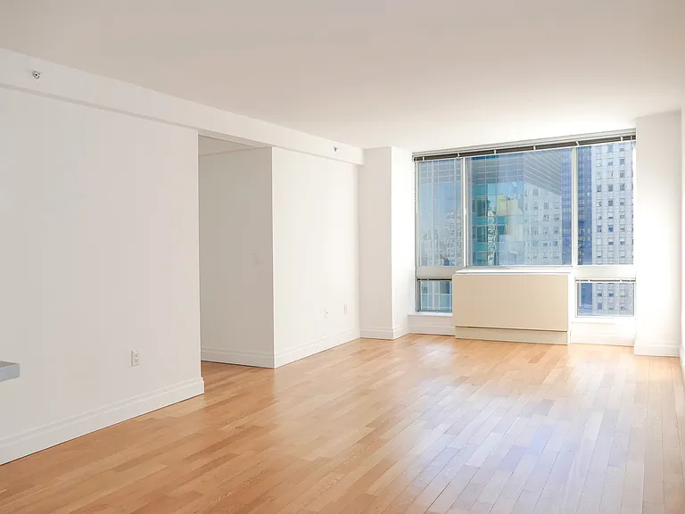 150 E 44th St #24H — Photo 3