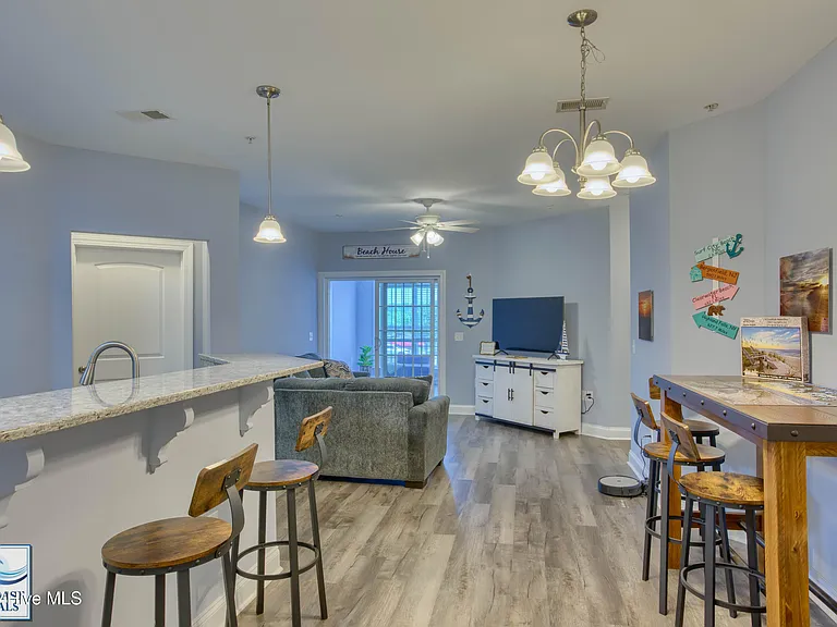300 Gateway Dr #320 — Photo 10