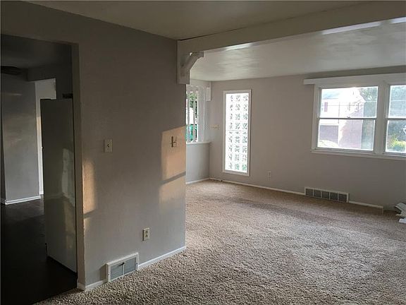 3rd image of 308 Crescent Garden Dr