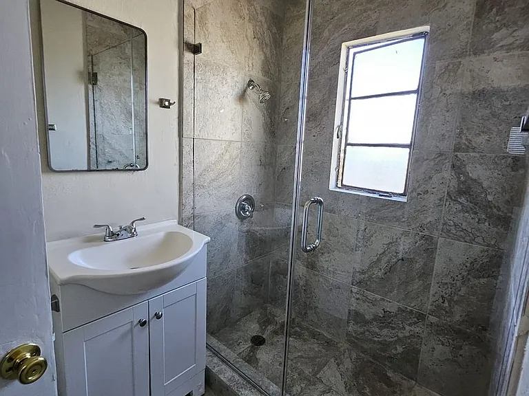 1325 S Casino Center Blvd — Photo 9