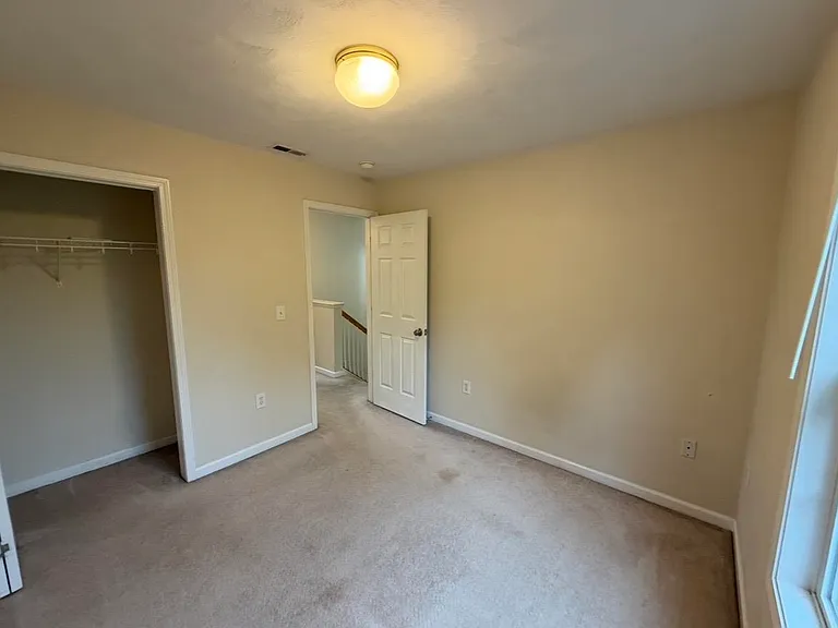 1410 Ashford Ct — Photo 24