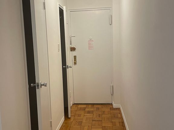 5th image of 110 Bank St APT 1F
