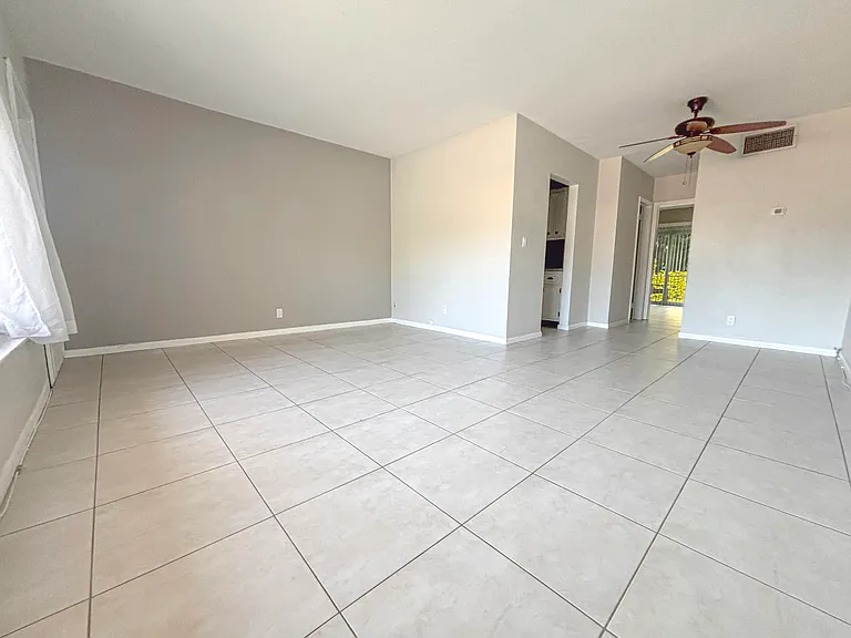 2141 NE 41st St #3 — Photo 6