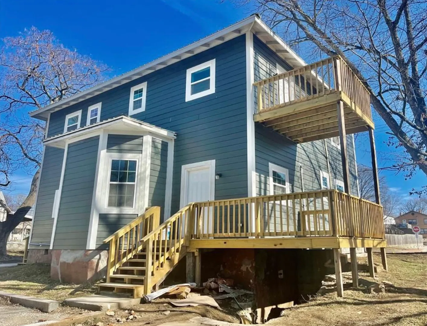 323 N. Ash — Photo 1