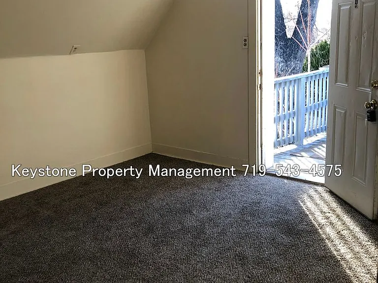 321 E 2nd St #4 — Photo 13