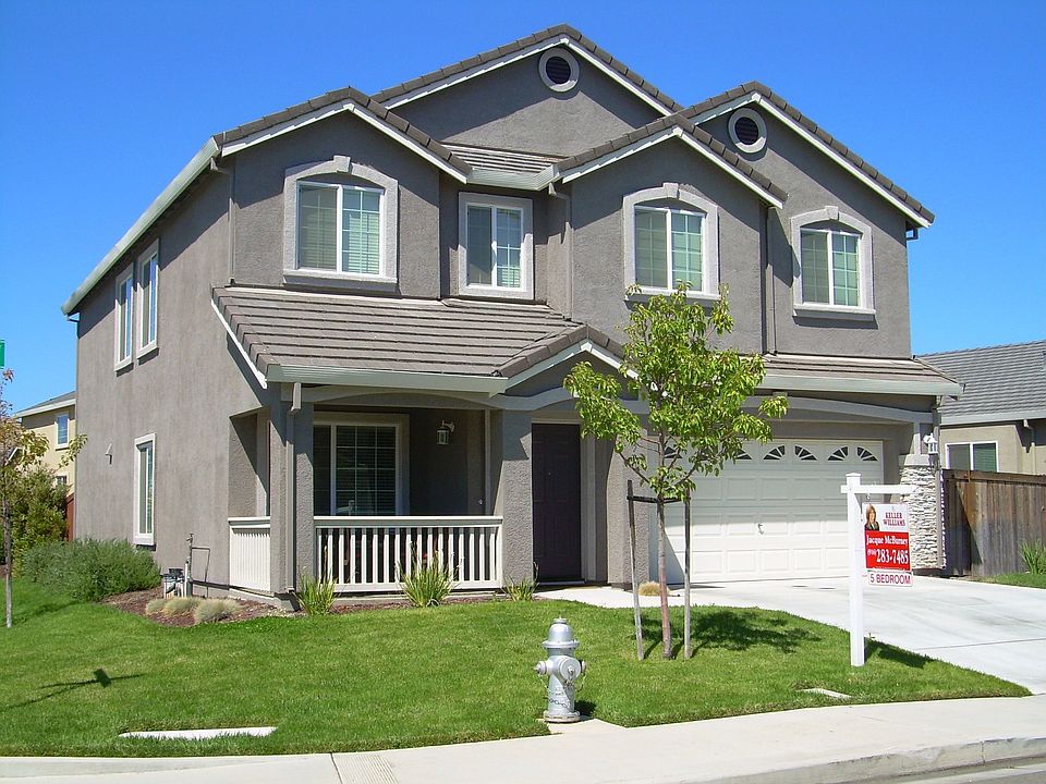 5 BDRM on Corner Lot