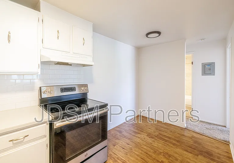 2455 Bryant St #6 — Photo 6